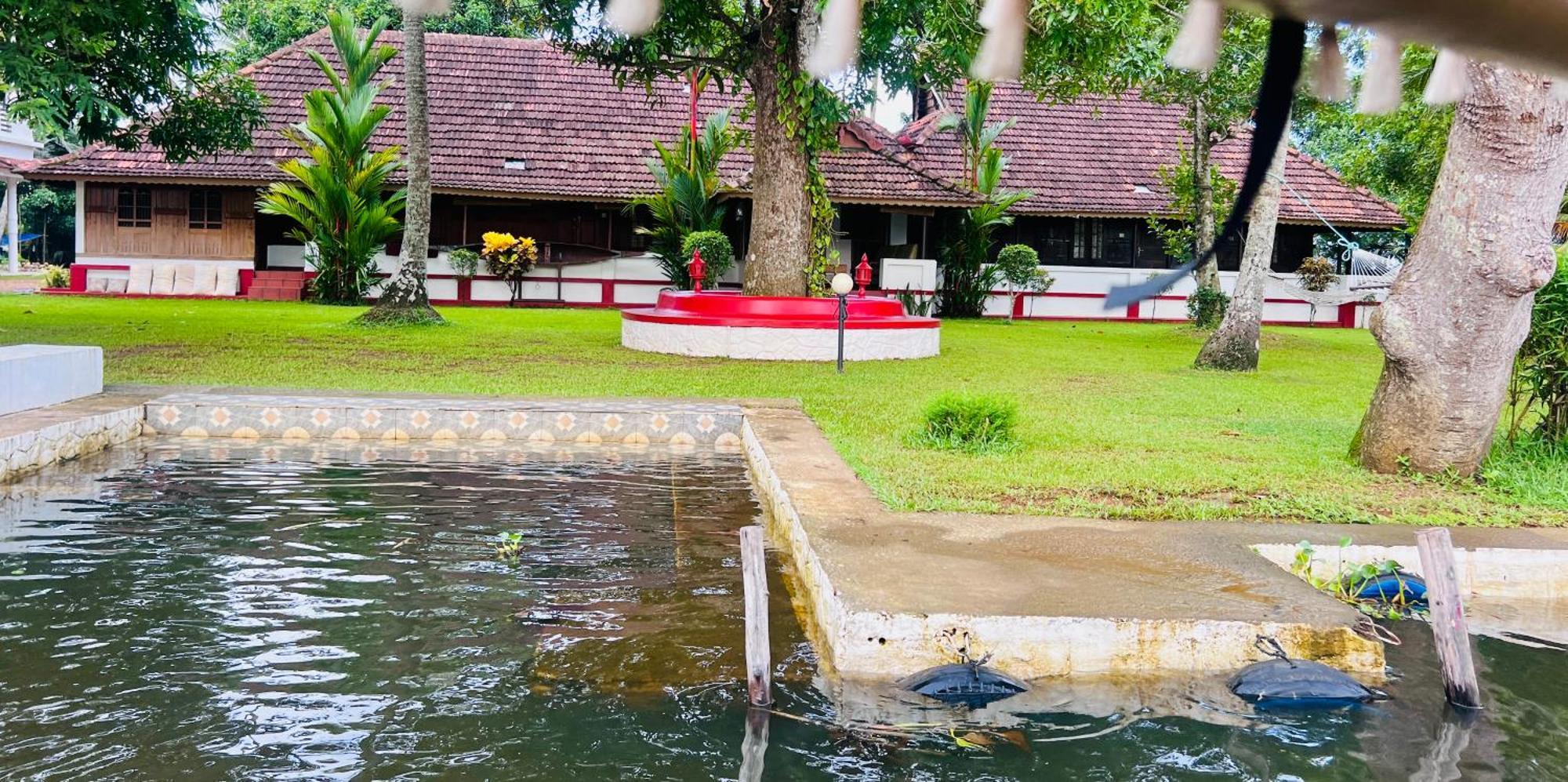 The Pamba Heritage Villa Champakulam Extérieur photo