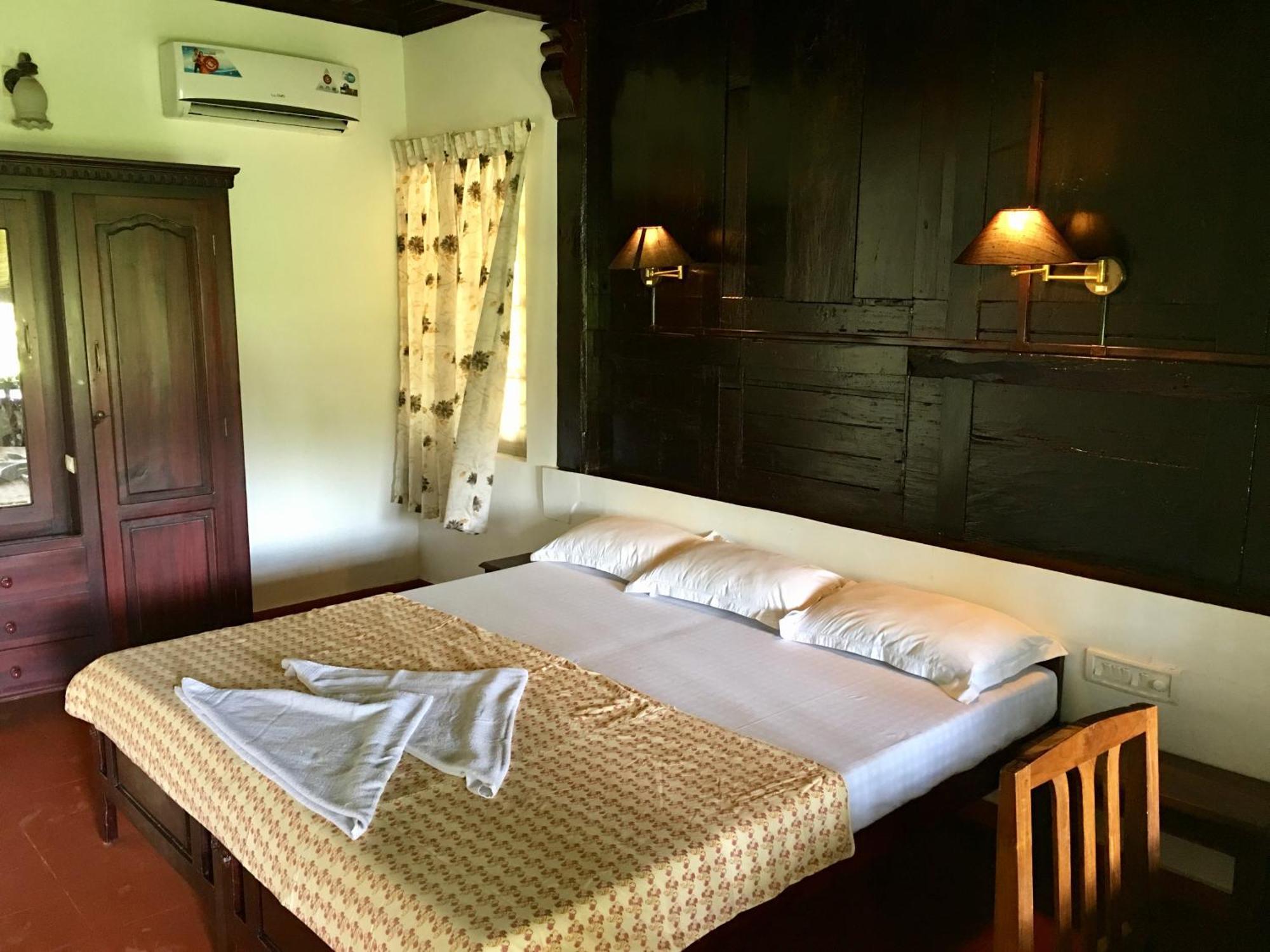 The Pamba Heritage Villa Champakulam Extérieur photo